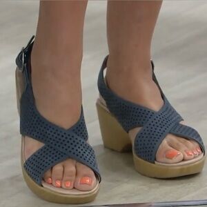 Dansko Jacinda Perforated Nubuck Blue Leather Scandi Girl Sandals Size 38